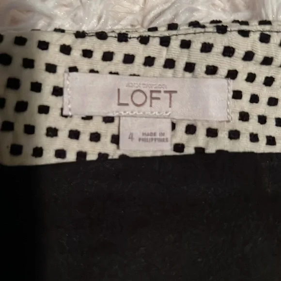 Ann Taylor Loft Women’s Skirt, size 4. - Picture 2 of 2